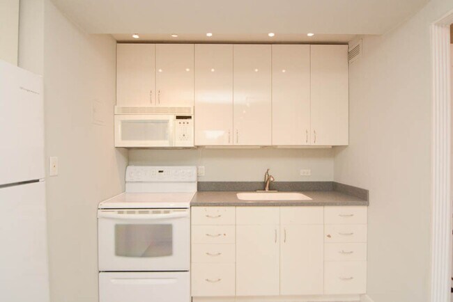 Foto del edificio - 445 W Wellington Ave