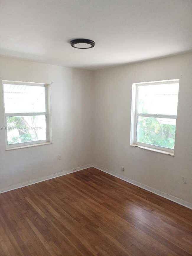 Foto del edificio - 3670 SW 20th St