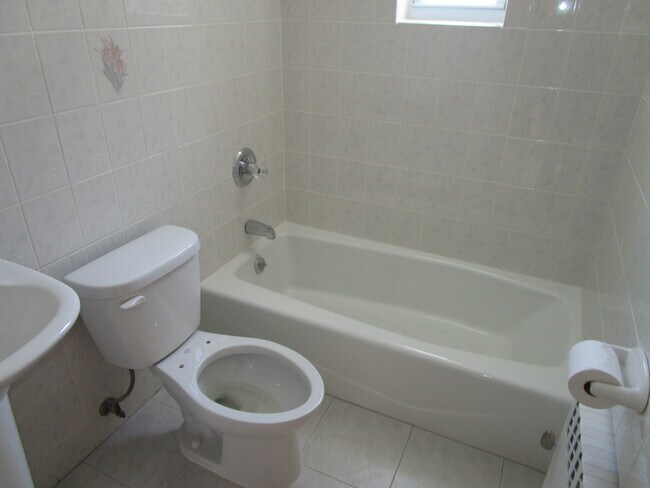 Foto del edificio - 2043 72nd St