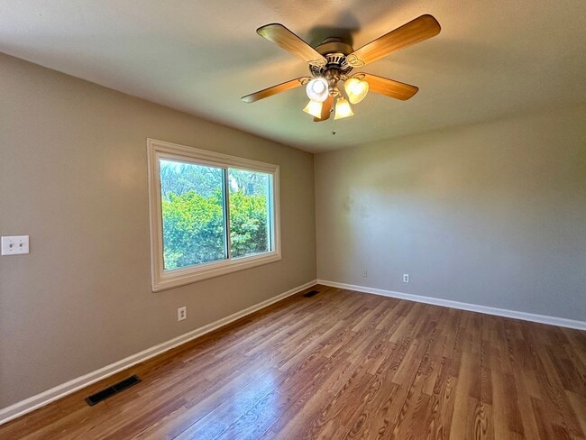 Foto del edificio - 3 Bedroom - 2 Bathroom Bargain Wichita, KS
