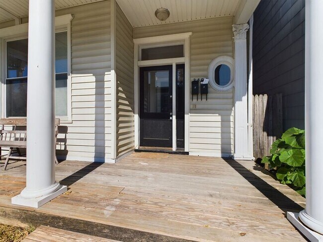 Foto del edificio - 2408 W Main St