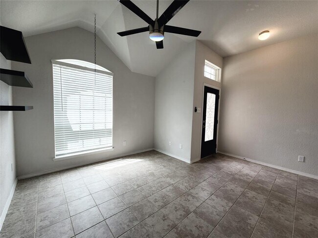 Foto del edificio - 5131 Spring Terrace Ln