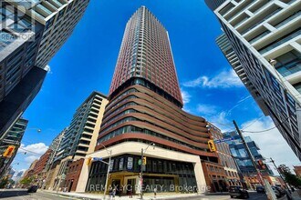 Building Photo - 180 Front St E