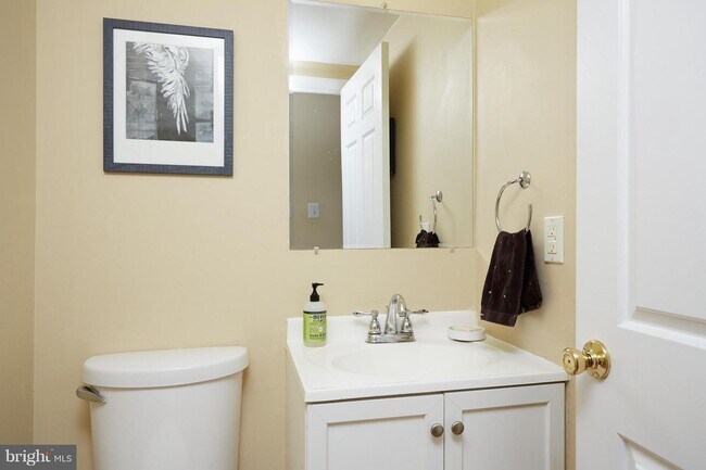 Foto del edificio - 6723 Kenwood Forest Ln