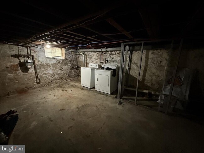 Building Photo - 1517 S Dover St