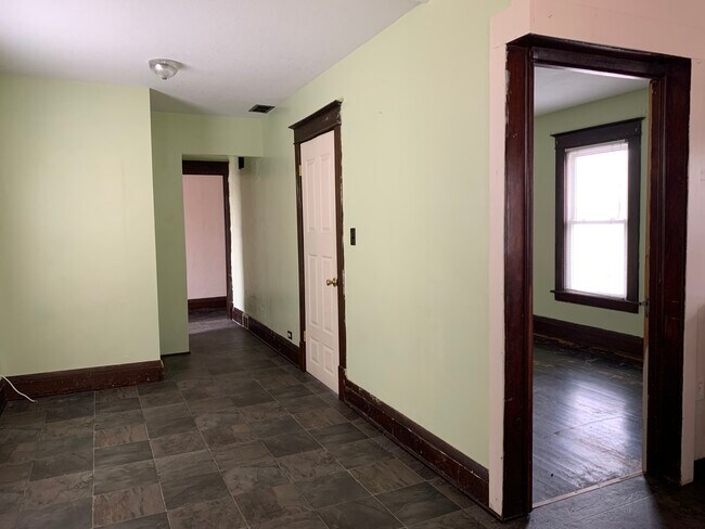Building Photo - 165 S Washington Ave