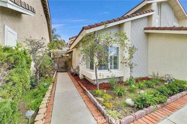 Building Photo - 17 Entrada E