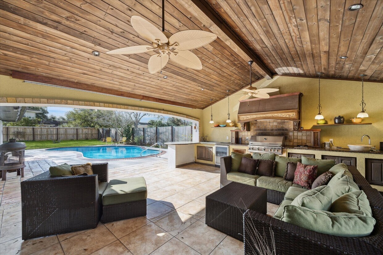 Foto principal - 18618 Point Lookout Dr