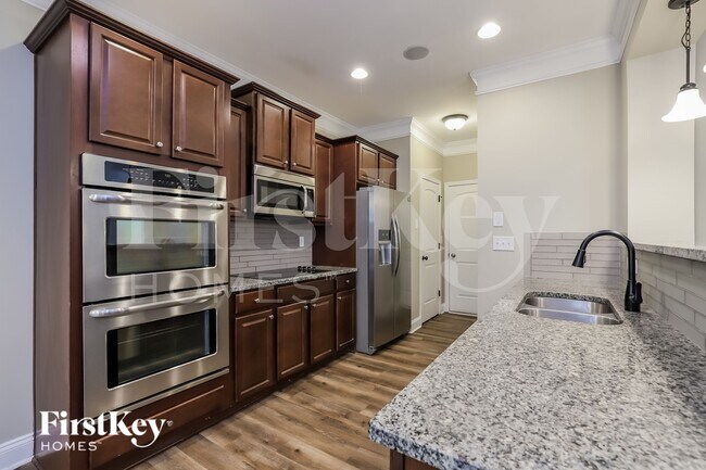 Foto del edificio - 4351 Highland Gate Pkwy