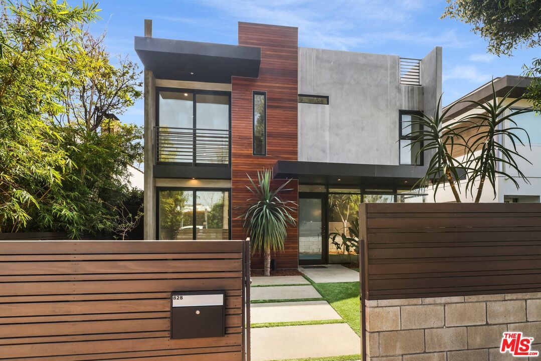 Foto principal - 828 Venezia Ave