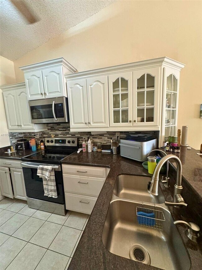 Building Photo - 12332 SW 148th Terrace