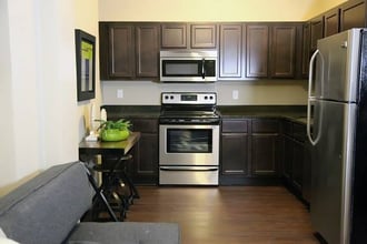 Building Photo - 411 Brady St