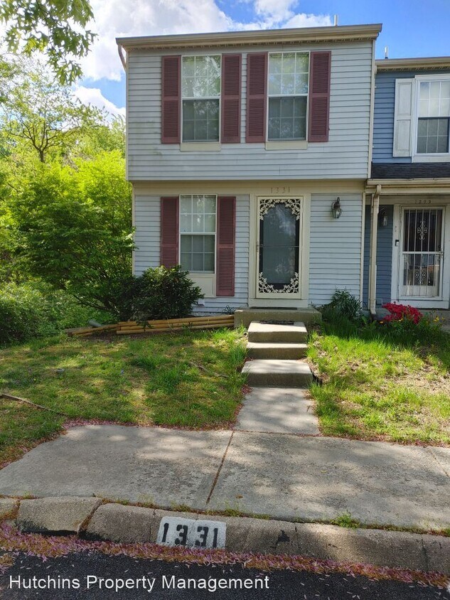 2 br, 1.5 bath House 1331 Acorn Ridge Court House Rental in