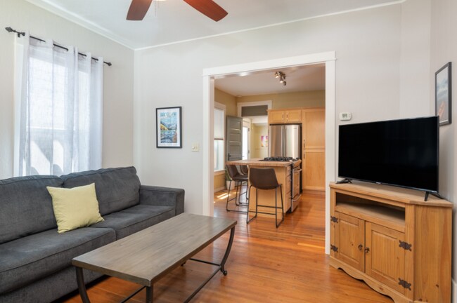 Foto del edificio - 1015 Poplar St