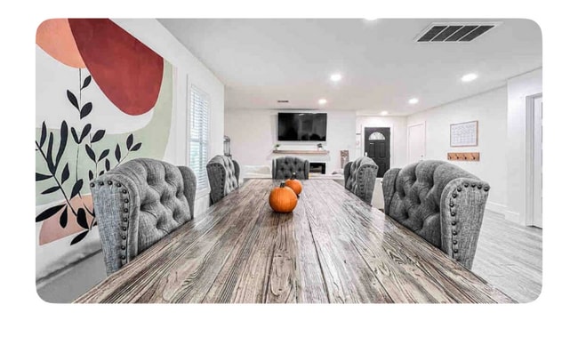 Building Photo - 902 Lodosa Dr