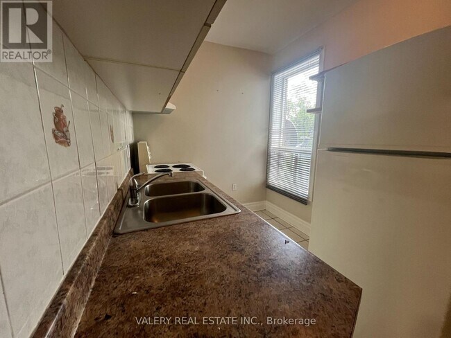 Photo du bâtiment - 1113 Davenport Rd