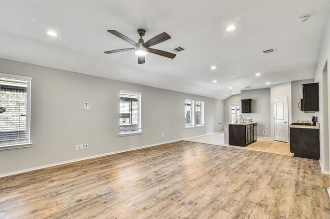 Building Photo - 16831 Silent Pines Ct