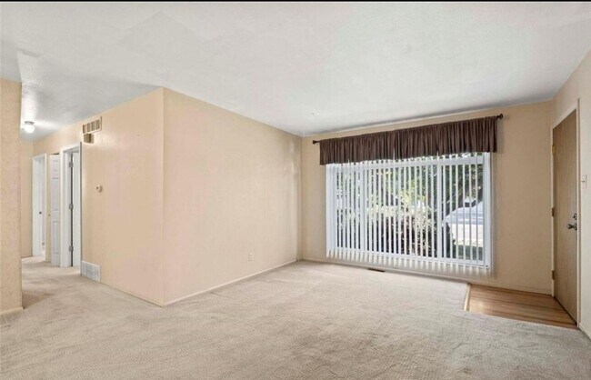 Foto del edificio - Spacious House for rent in Denver