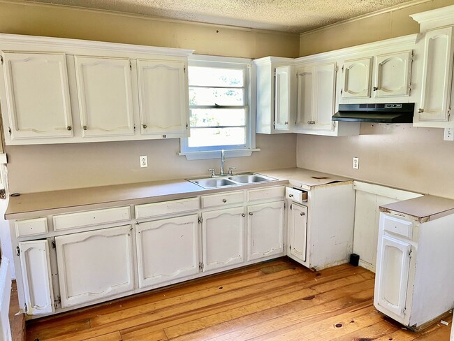 Photo - 5967 Byron Ave House