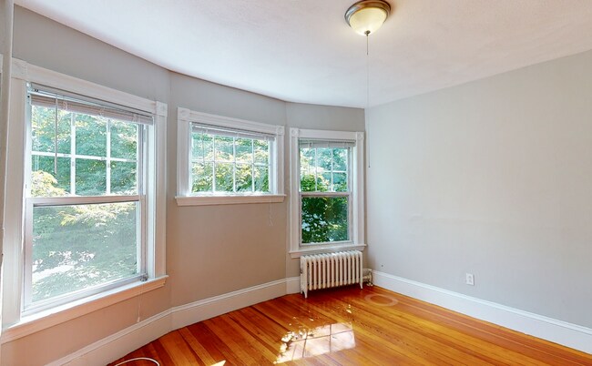 Building Photo - 8 Eustis St