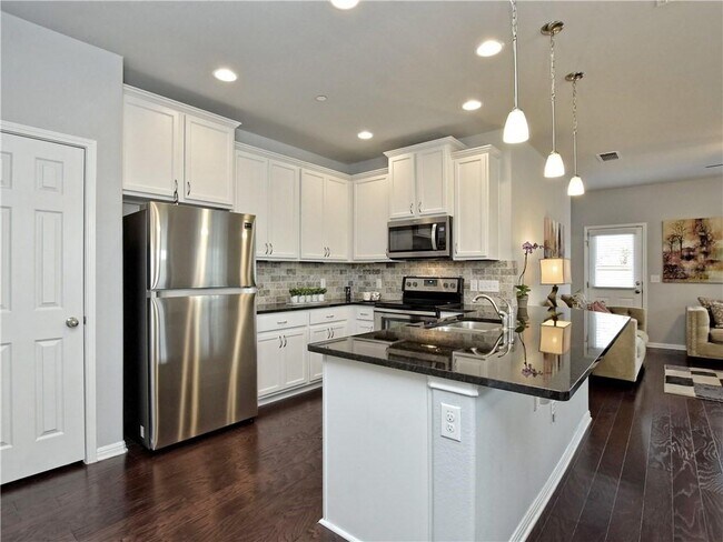 Building Photo - 8806 Donatello Dr