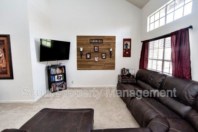 Foto del edificio - 24535 Leafwood Dr