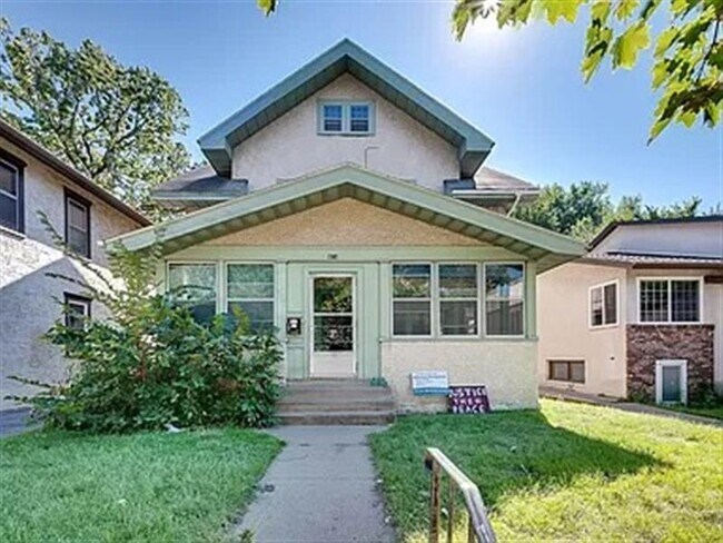 Building Photo - Comfortable home 8