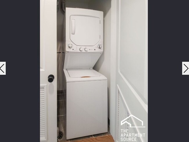 Photo - 2020 W Montrose Ave Apartment