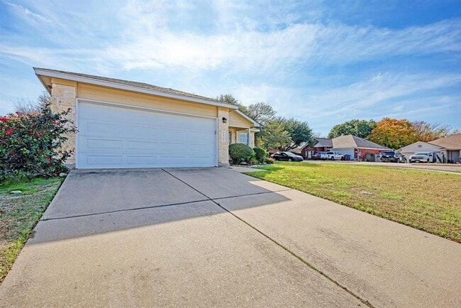 Building Photo - 2317 Friarcreek Loop