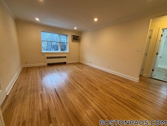 Building Photo - 84 St Paul St