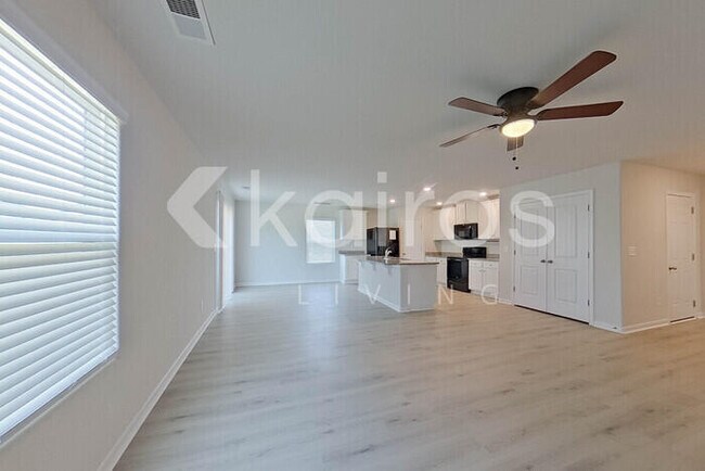 Building Photo - 304 Common Reed Dr