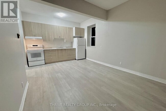 Building Photo - 156 Main St