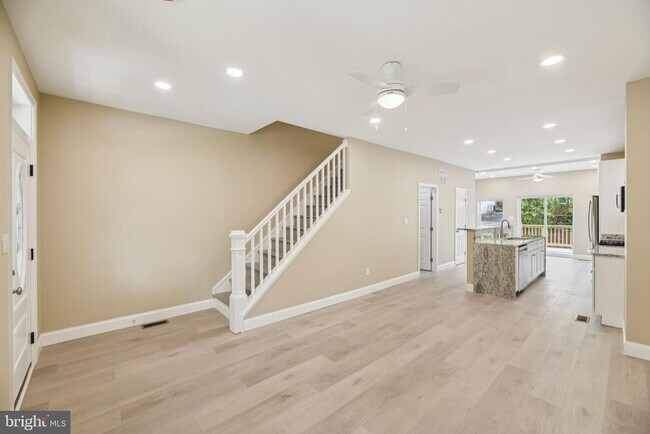 Foto del edificio - 729 Madison St NW