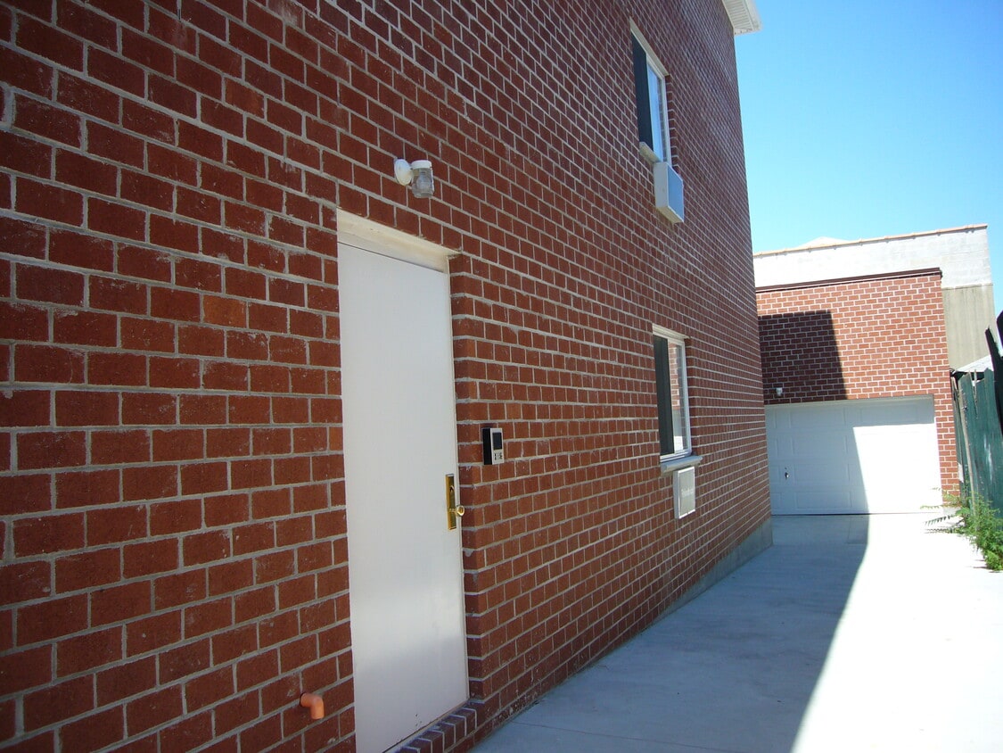 Primary Photo - 3734 58th St