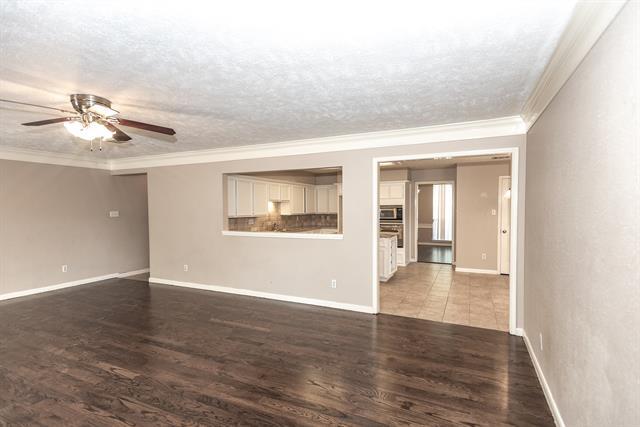 Building Photo - 3001 Wren Ln