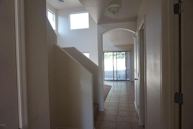 Building Photo - 41137 N Cambria Dr