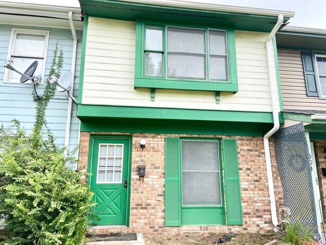 Building Photo - 606 W Church Street