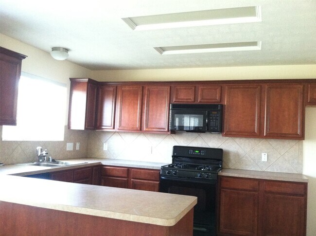 Foto del edificio - 6406 Bonnie Chase Ln