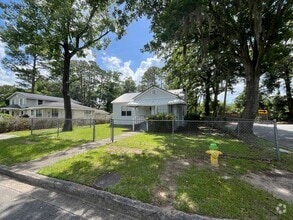 Building Photo - 3330 Iantha St