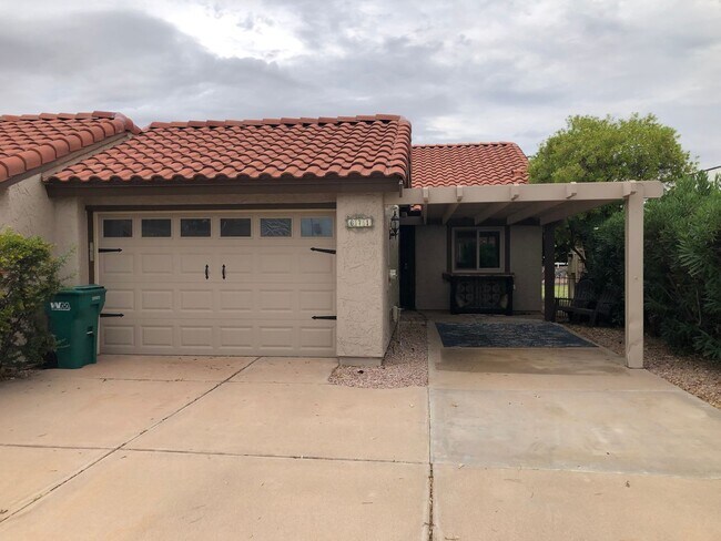 Foto del edificio - Welcome to this stunning 1-bedroom, 1.5-bathroom home located in Leisure World a 45+ Active Adult...