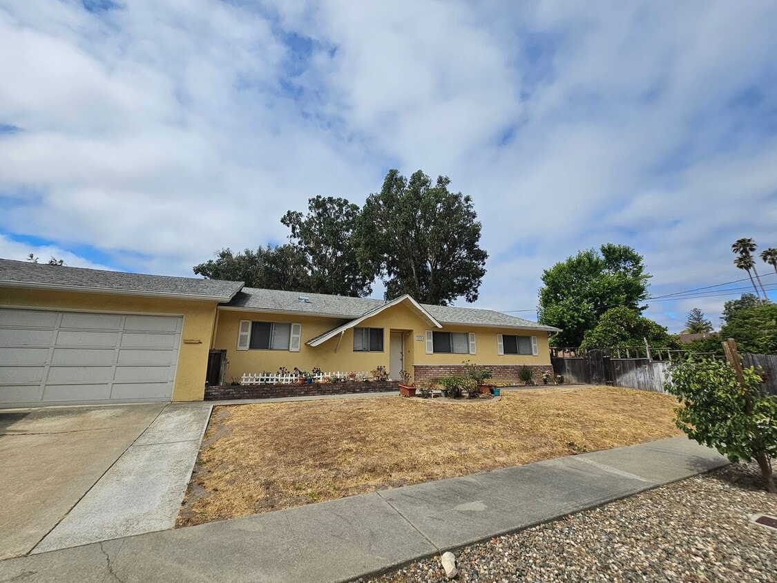 Primary Photo - 3155 Rose Ave