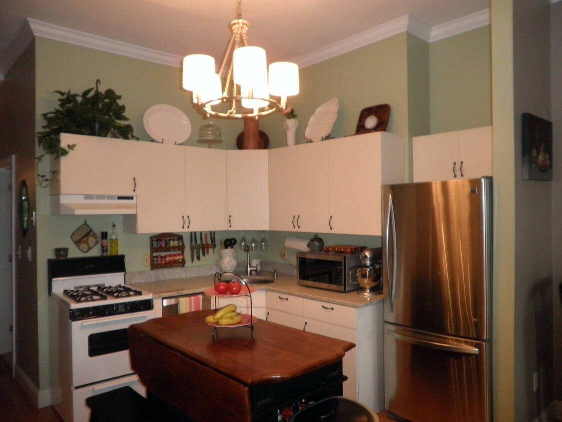 Cocina - 705 E Broadway