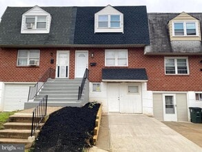 Building Photo - 1319 Rainer Rd