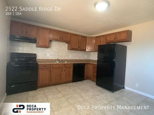 Building Photo - 3 Bedroom House