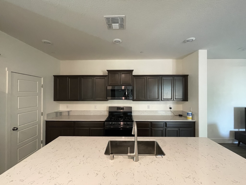 Building Photo - 2485 Pineda Dr.