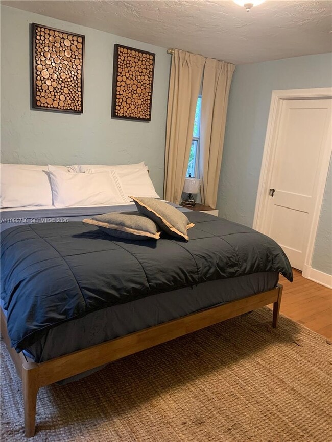 Foto del edificio - 329 W 28th St