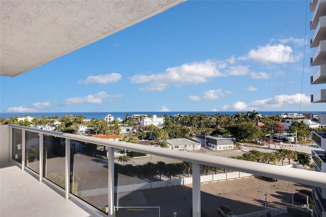 Building Photo - 2715 N Ocean Blvd