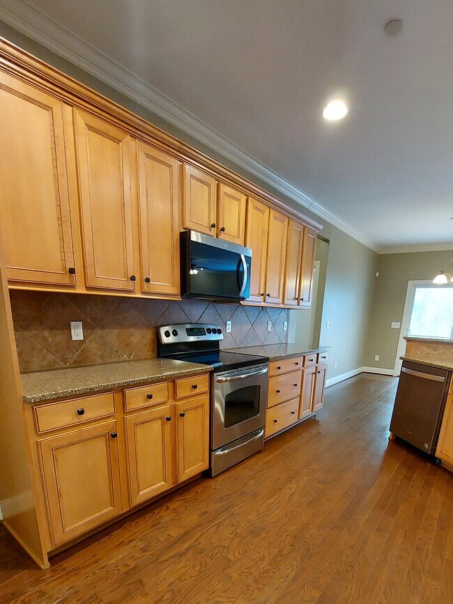 Foto del edificio - 4596 Sawmill Pl