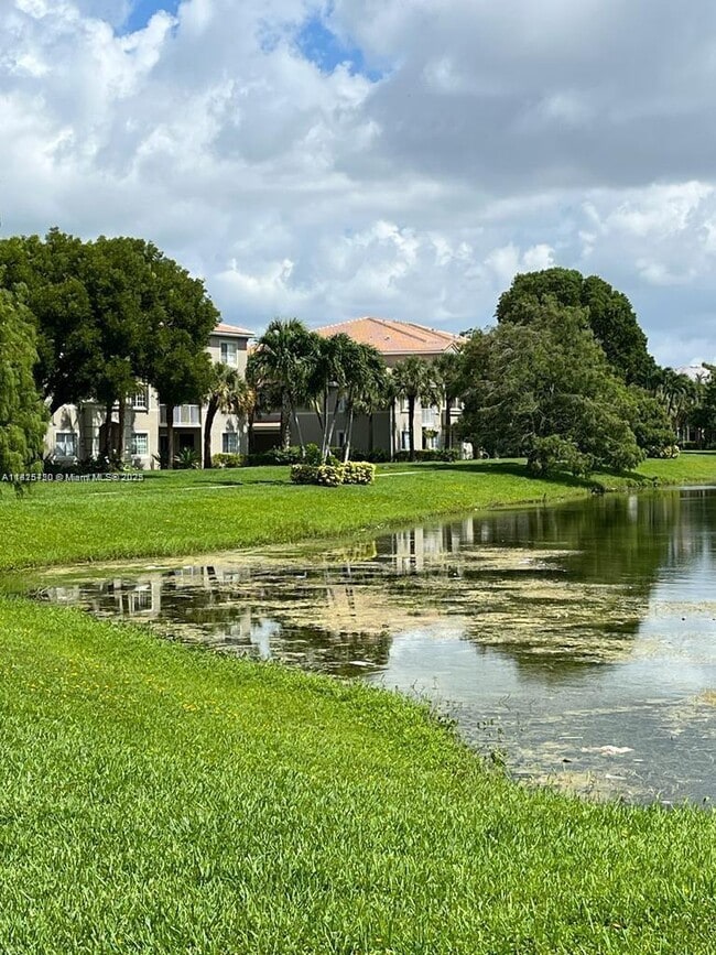 Foto del edificio - 5001 Wiles Rd