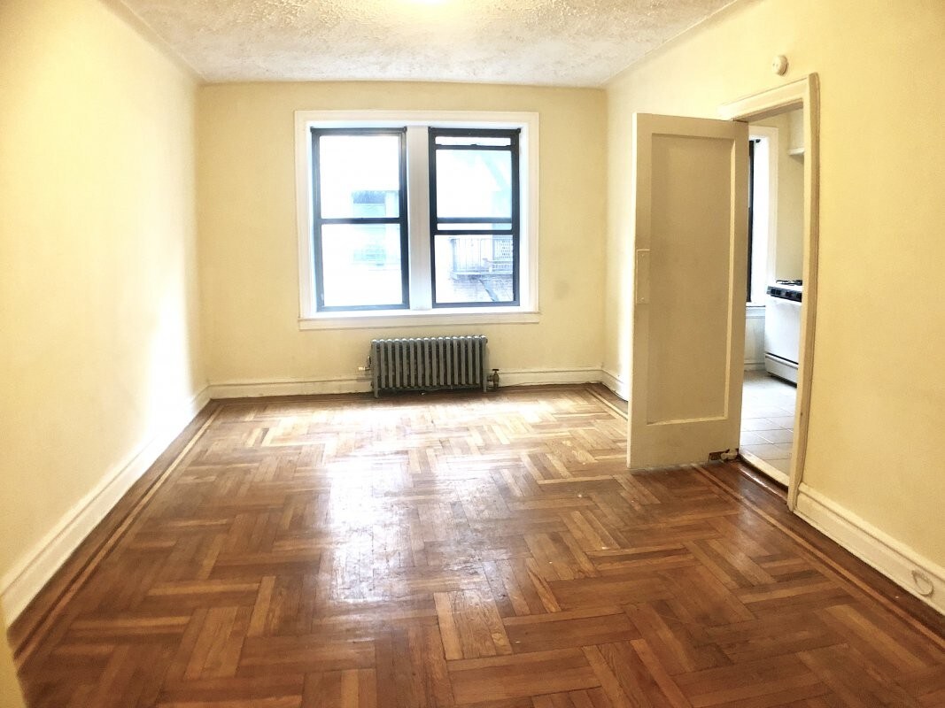 Foto principal - 221 Linden Blvd